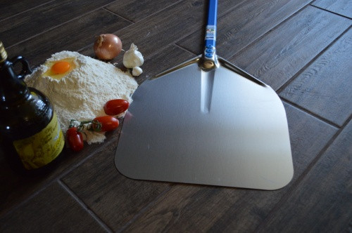 Aluminum pizza shovel. GI. 36x36 cm / 150 cm