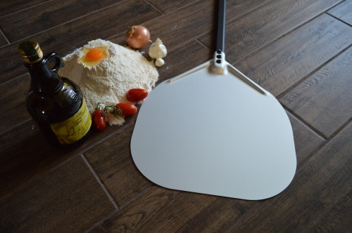 Aluminum pizza shovel. GI. 36x36 cm / 120 cm