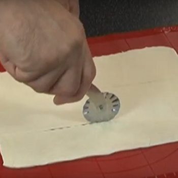 Tésztajelőlők, derelyevágók